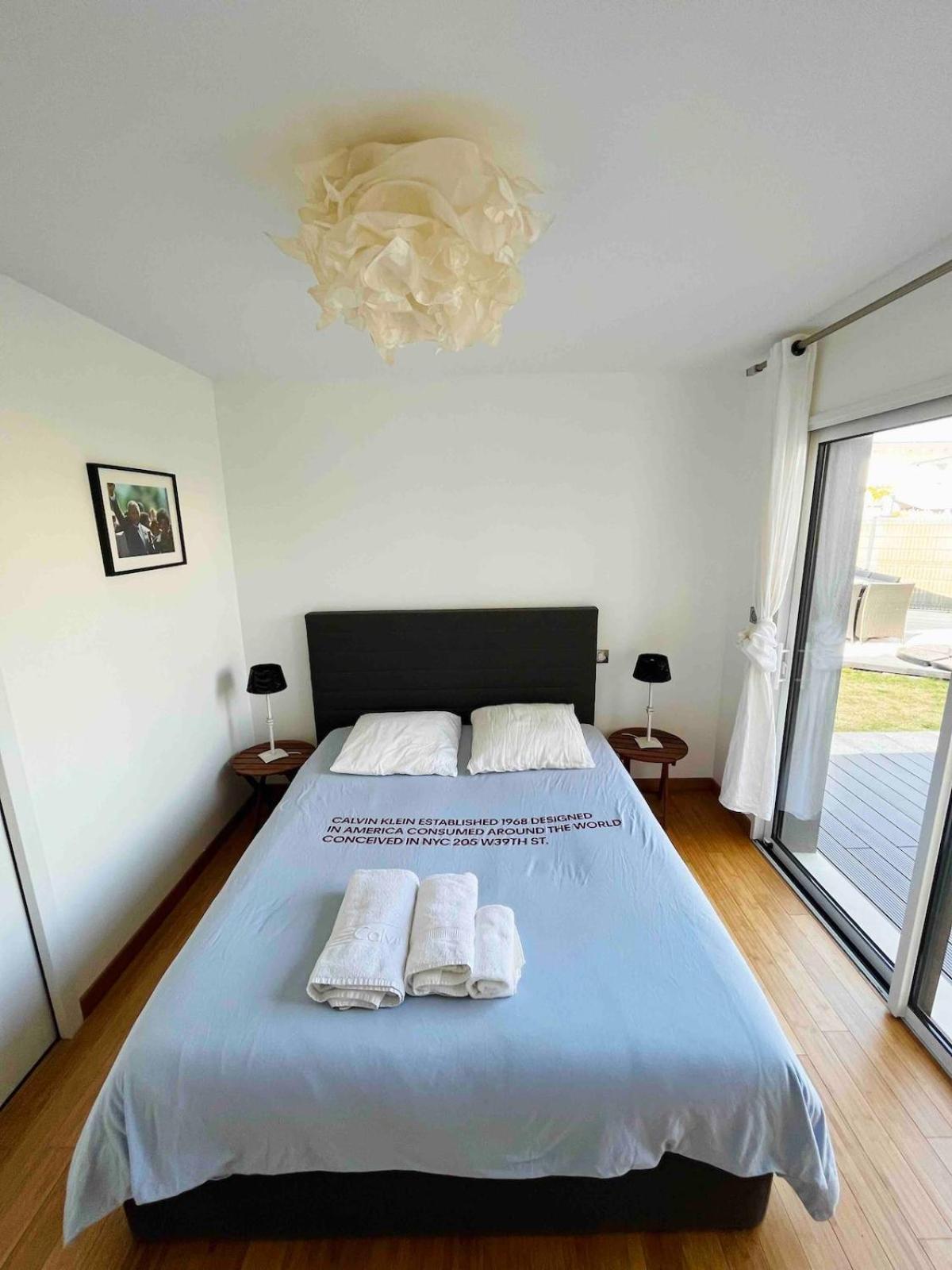 Hébergement de vacances Beautiful New House Near And Train Station