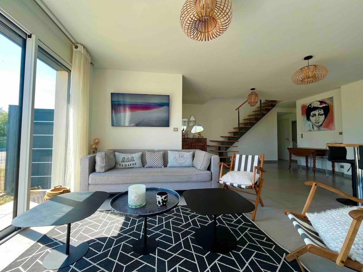 Beautiful New House Near And Train Station *