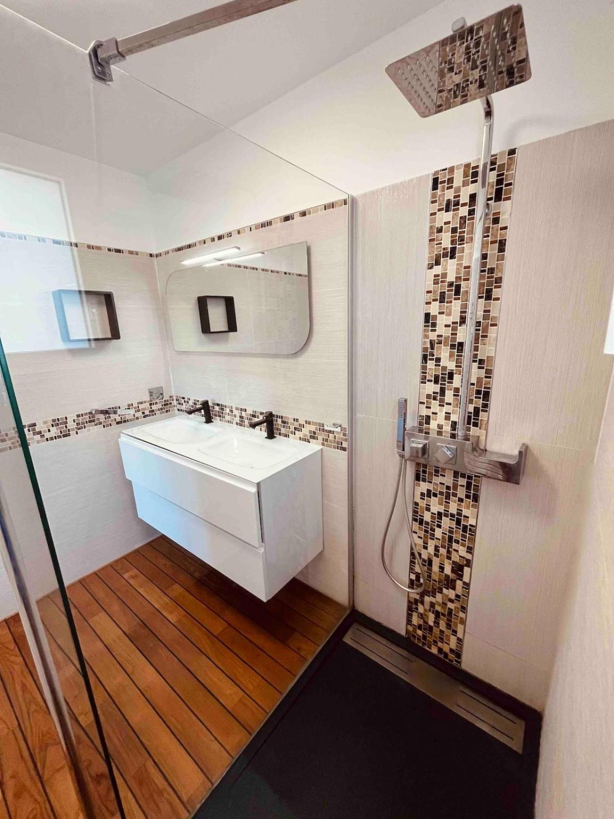 Hébergement de vacances Beautiful New House Near And Train Station