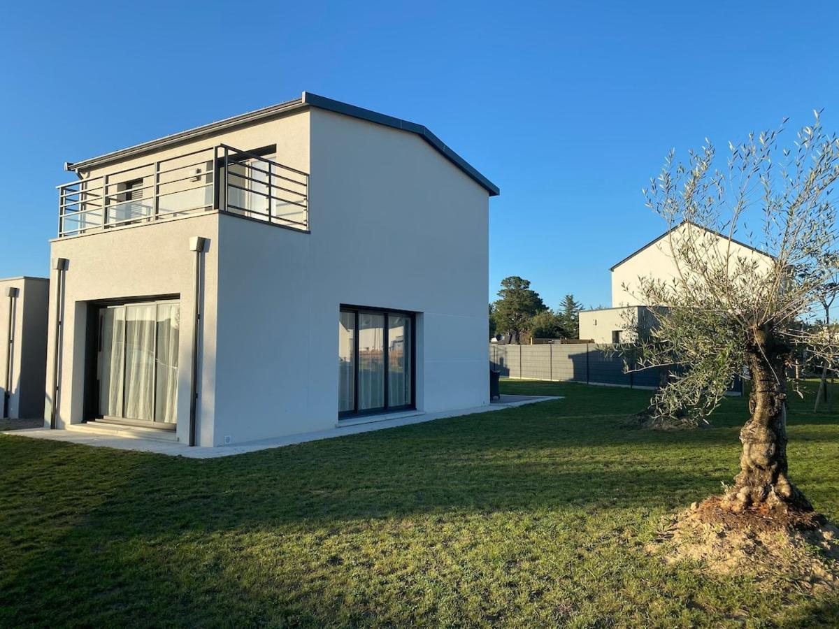Beautiful New House Near And Train Station *