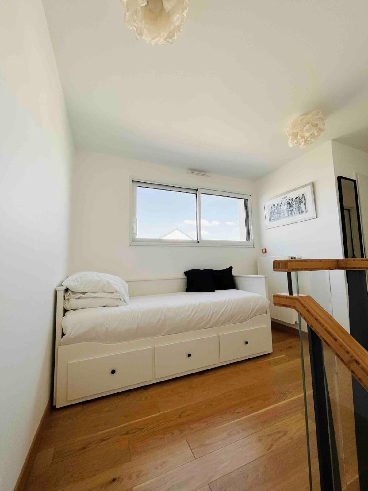Hébergement de vacances Beautiful New House Near And Train Station